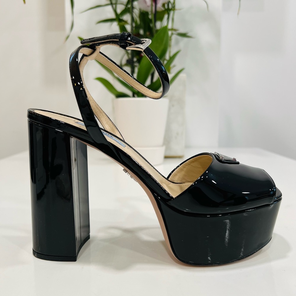 Prada Patent leather platform sandals - Picture 5 of 12